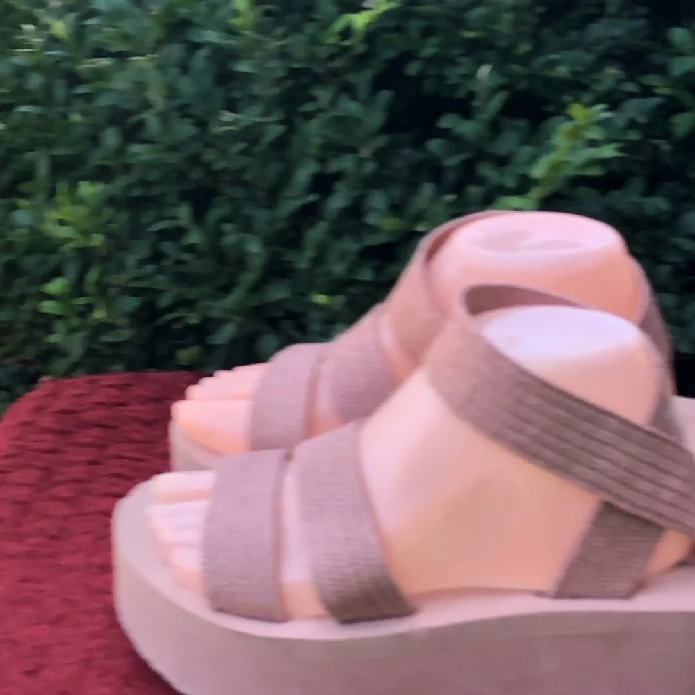 XOXO Bill Women’s Pink Neutral Woven Platform Sandals Size 8M